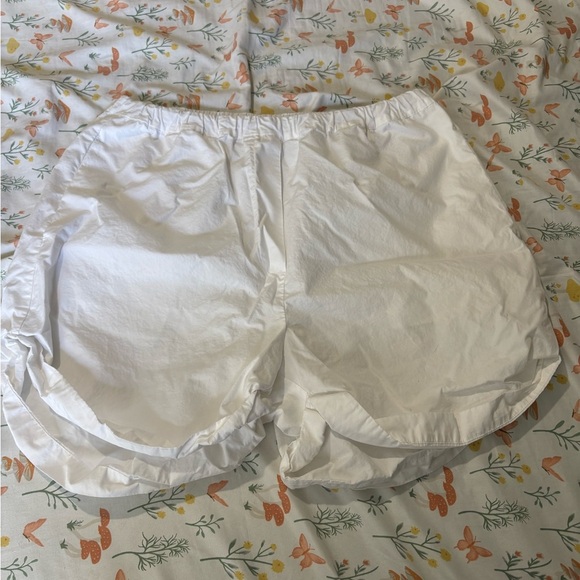 Wilfred Aritzia white puffy boxer style shorts large 100% cotton - Picture 1 of 9